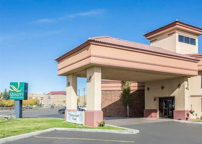Hotel Quality & Near Event Center
