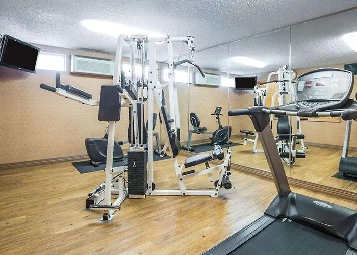 Hotel Quality & Near Event Center
