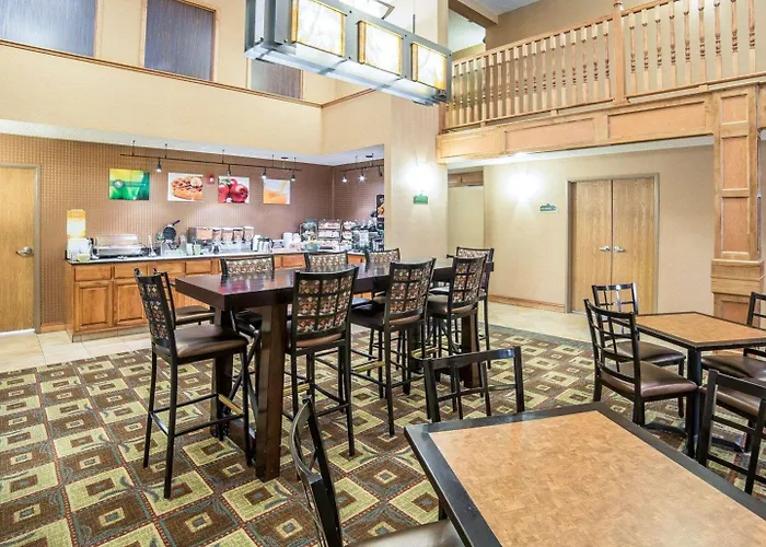 Quality & Near Event Center Hotel 5*
