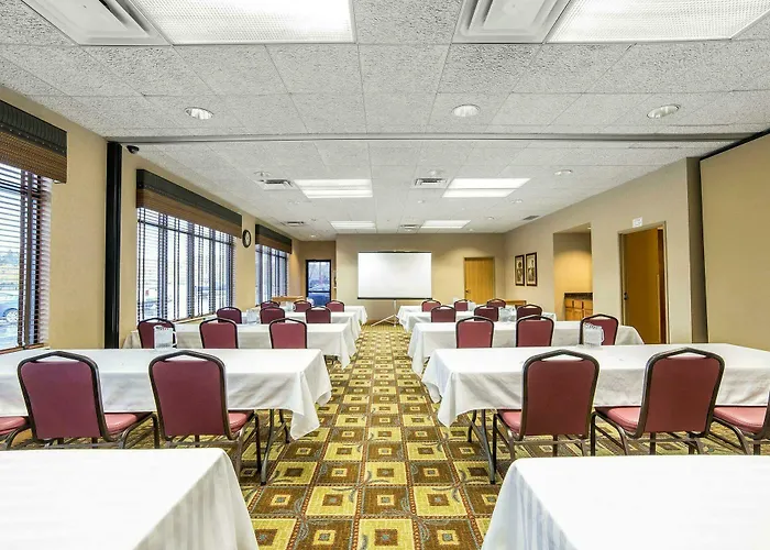 Hotel Quality & Near Event Center