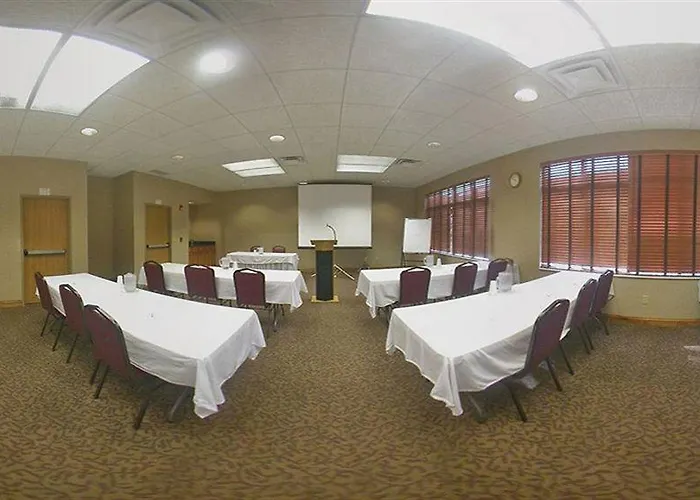 Hotel Quality & Near Event Center
