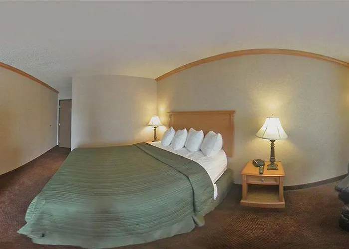 Hotel Quality & Near Event Center